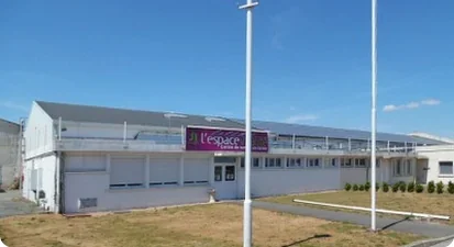 Premier bâtiment aménagé pour accueillir des entreprises